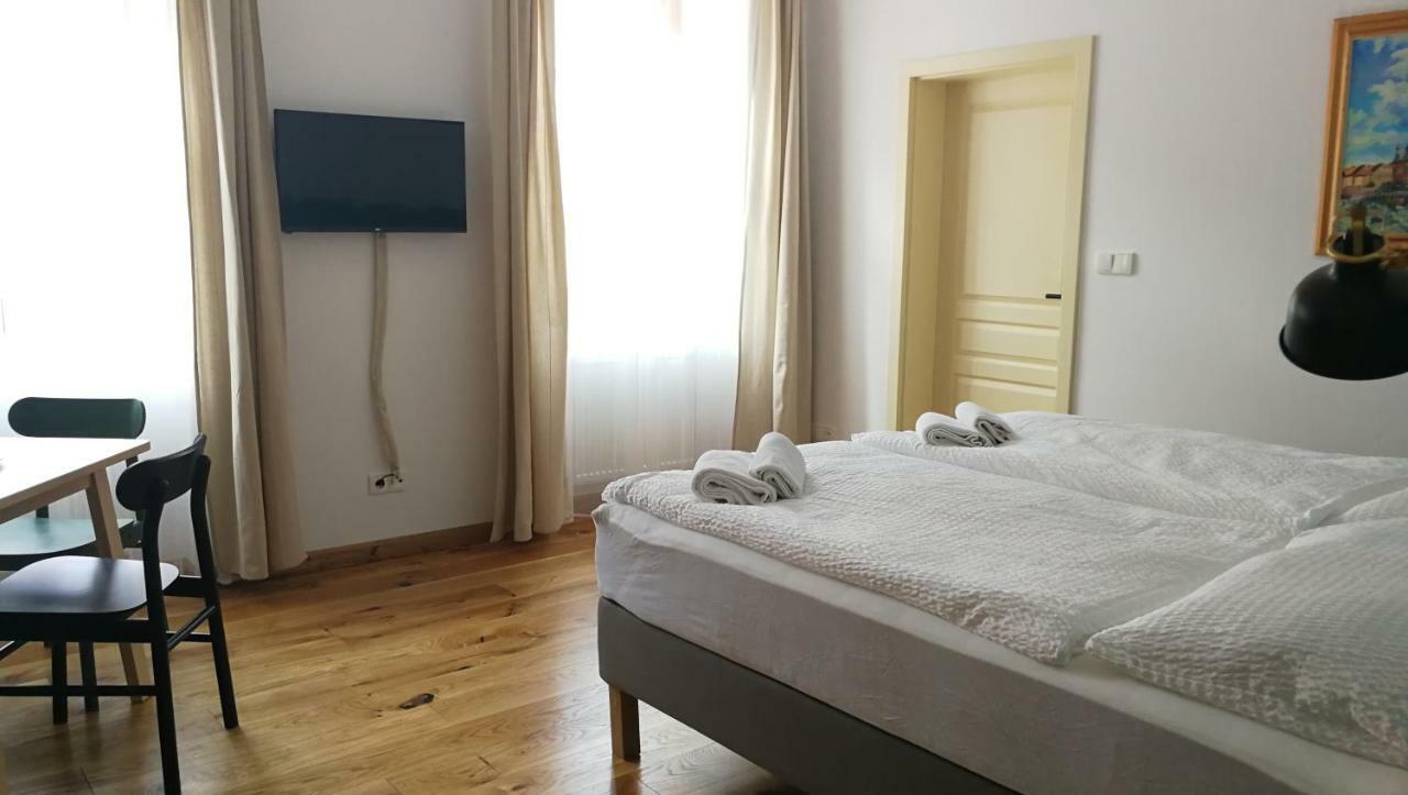 Penzion Stastny Medved Znojmo Exteriör bild